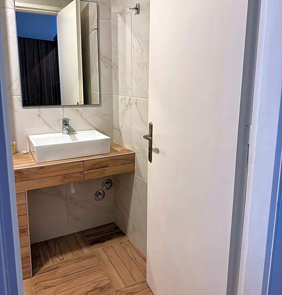 Photo 1 of 9 of Quadruple Room