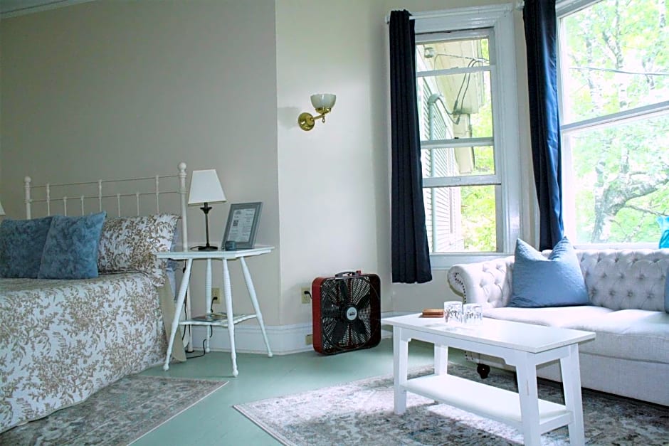Franklin Manor Bed and Breakfast