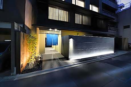KYOTO MACHIYADO SHIJOKARASUMA