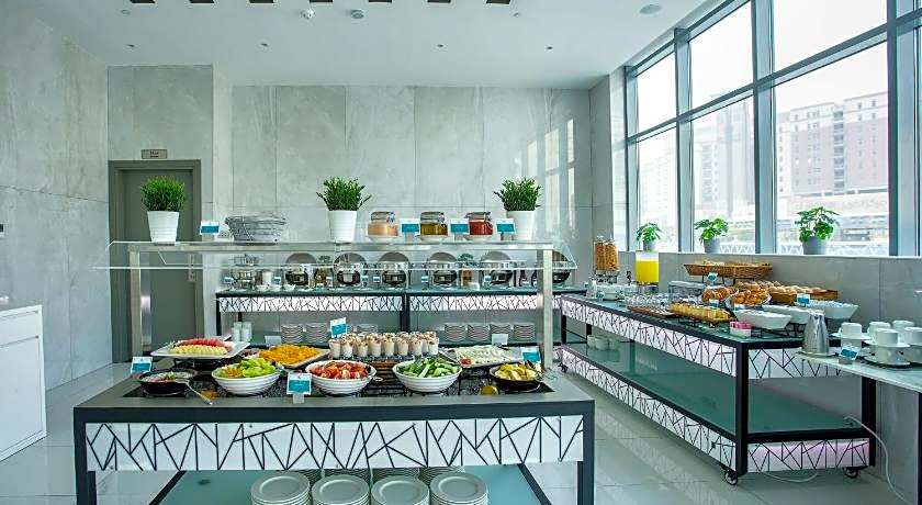 City Avenue Al Reqqa Hotel