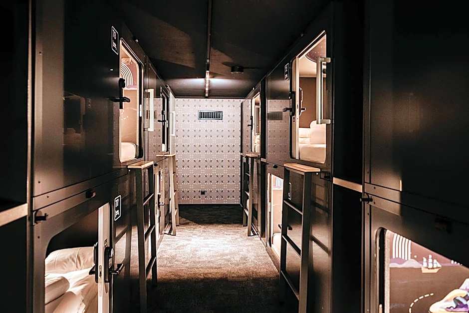 Capsule Hotel - Lucerne Old Town