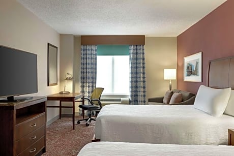 2 queens premium w/in-room drinks-snacks - prem wifi- hdtv with hi-def channels - refrigerator-microwave- pod coffee brewer -