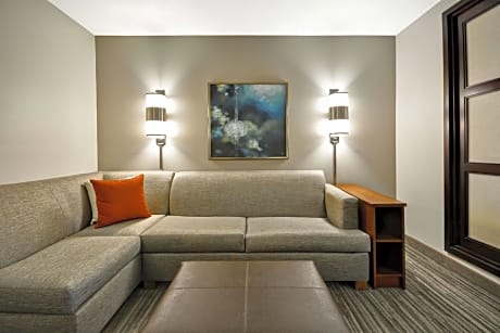 Two Double Beds (with sofa bed)
