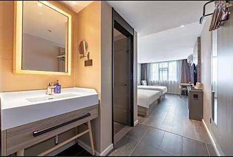 Twin Superior Room