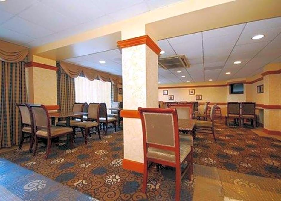 Quality Inn & Suites Bensalem