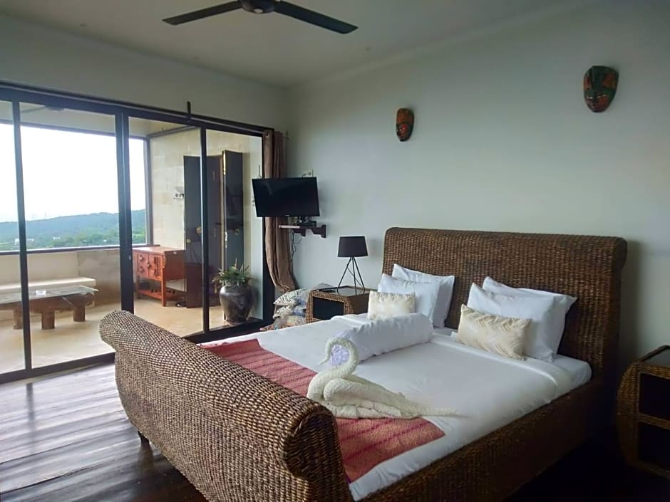 Photo 1 of 18 of Suite, Poolside