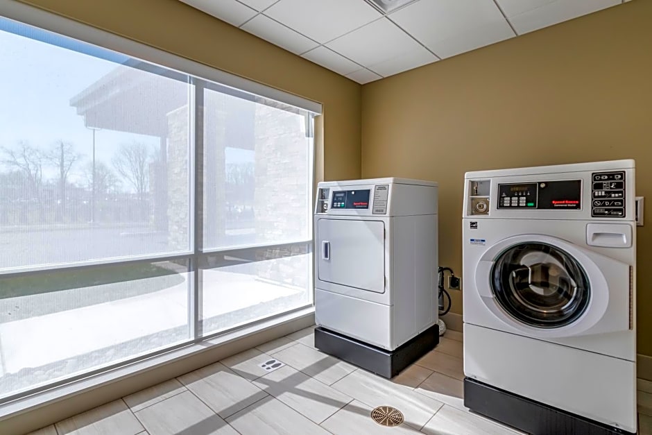 Holiday Inn Express and Suites Carlisle Southwest I-81 By IHG