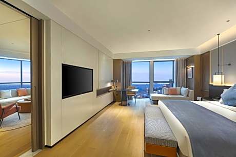 Executive King Suite - Non-Smoking