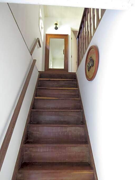 Linda casa em Mury,com riacho e lareira