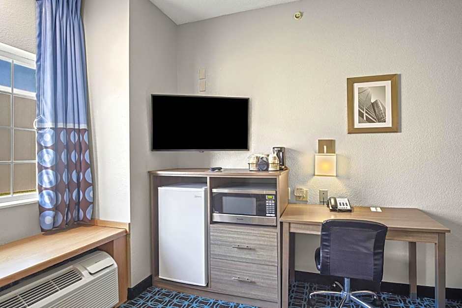 Sonesta Essential Hotels & Suites Kansas City/Blue Springs