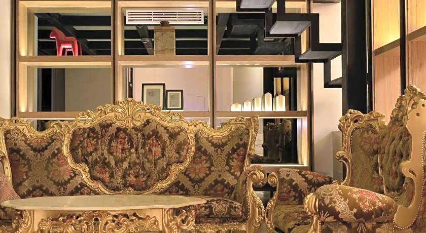 Amici Hotel Six Star Hostel