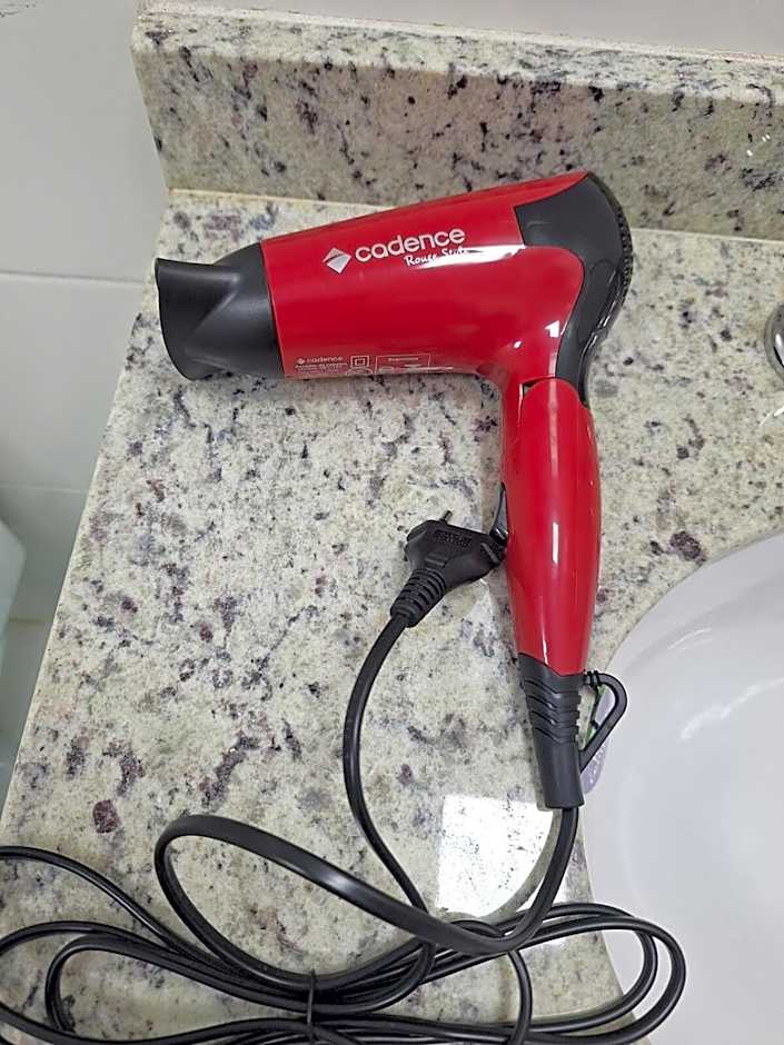 Apto moderno com varanda, piscina e academia