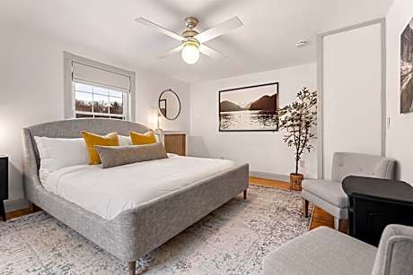 Deluxe King Suite
