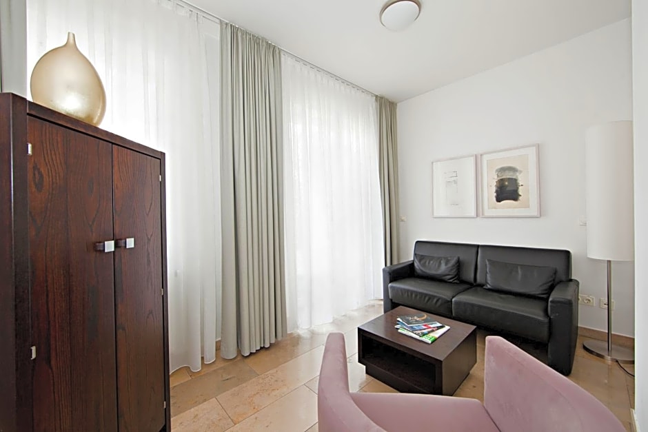 DEVIN Art Hotel