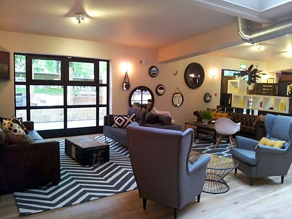 Pelican London Hotel And Residence