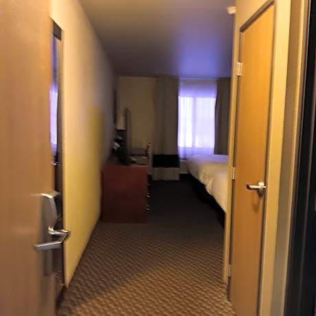 Queen Room with Two Queen Beds - Accessible/Non-Smoking