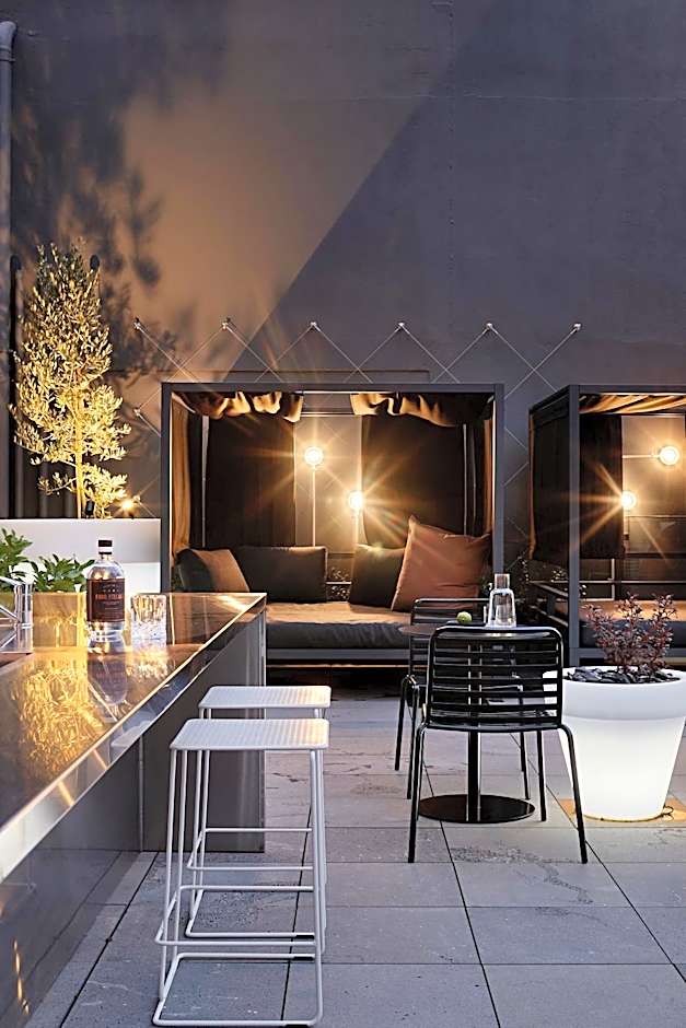 Lancemore Crossley St. Melbourne