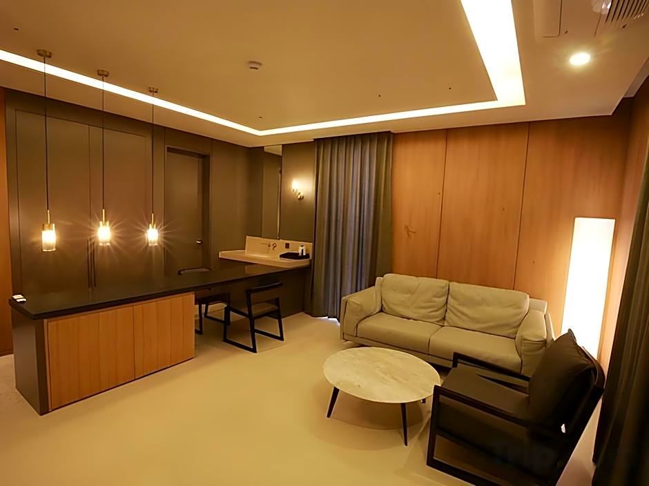Hotel East9