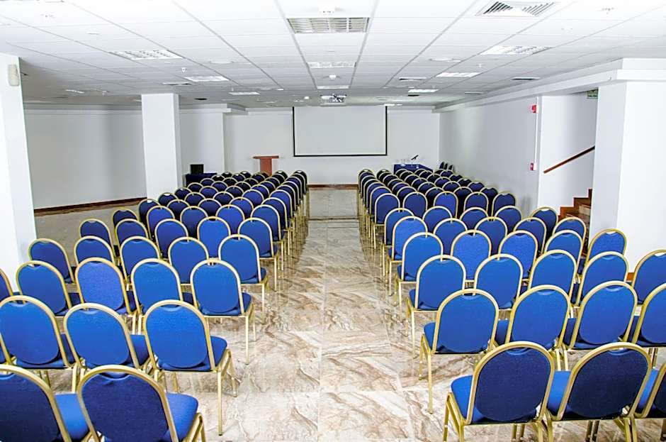 Miraflores Colon Hotel