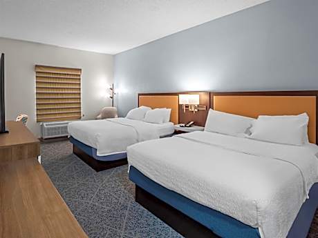 Room with Two Queen Beds - Non-Smoking
