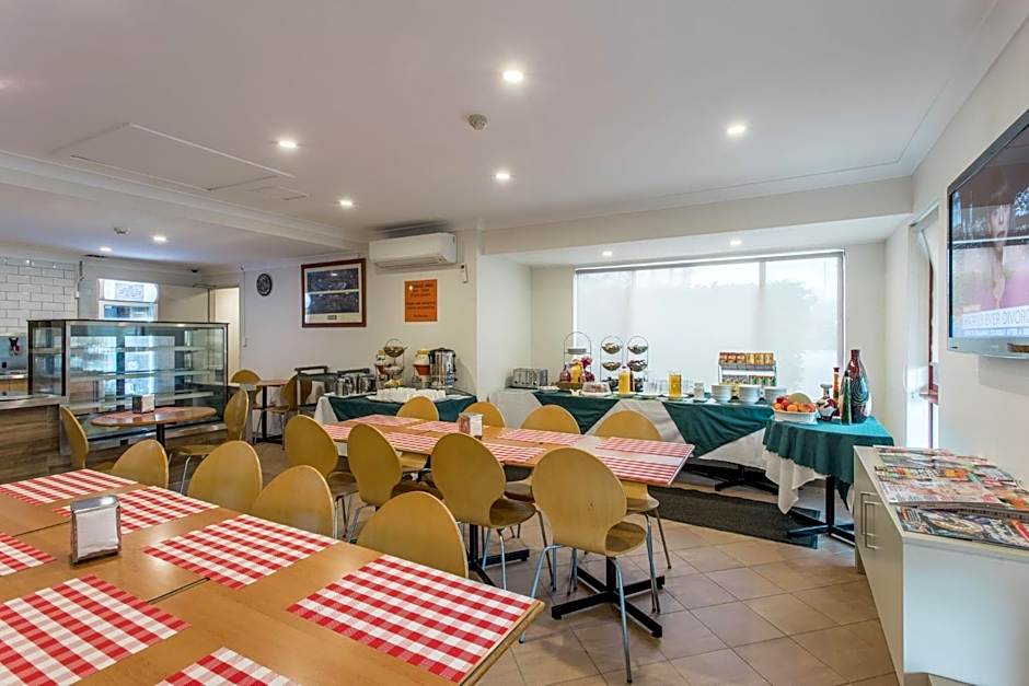 Arena Hotel (formerly Sleep Express Motel)