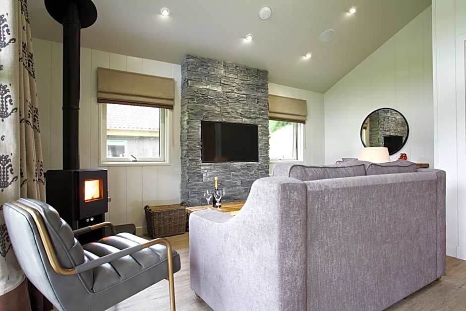 LOCH TAY HIGHLAND LODGES and GLAMPING PARK