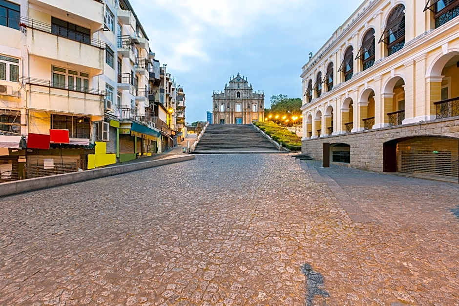 Villa Universal