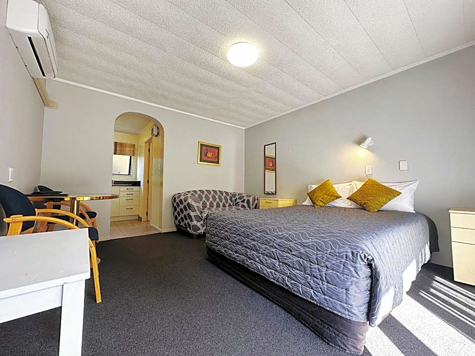 Kingswood Manor Motel