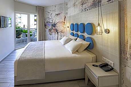 Deluxe Superior Room - Pool View