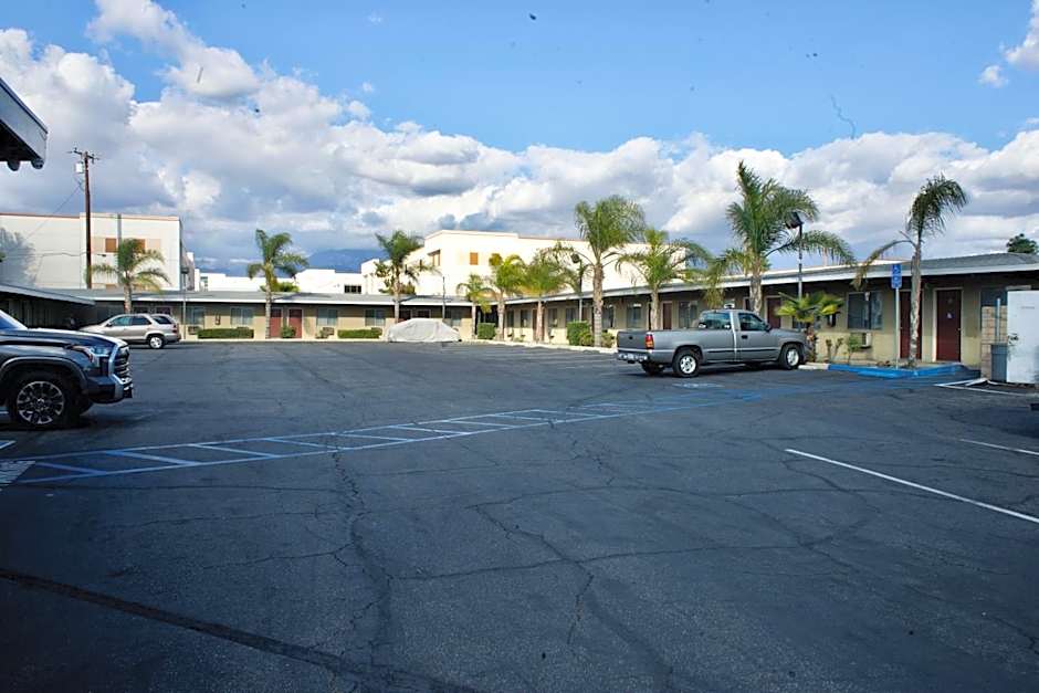 Sands Motel by Ontario Airport & Toyota Arena