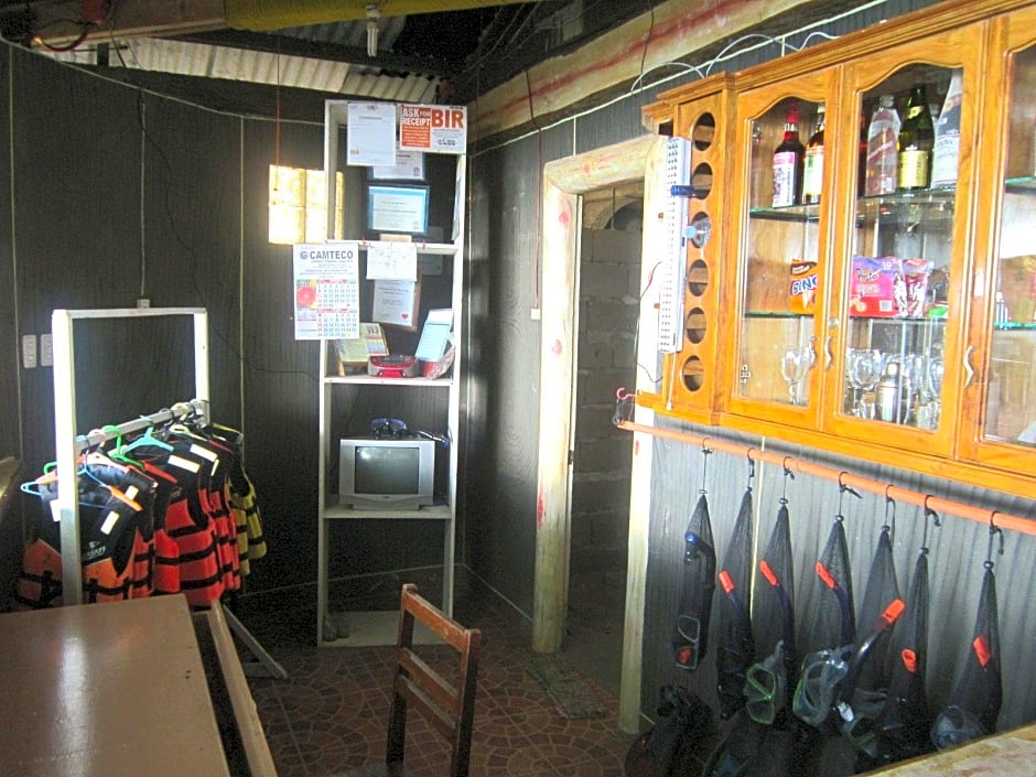 RedDoorz @ July's Haven Seaside Pension Camiguin