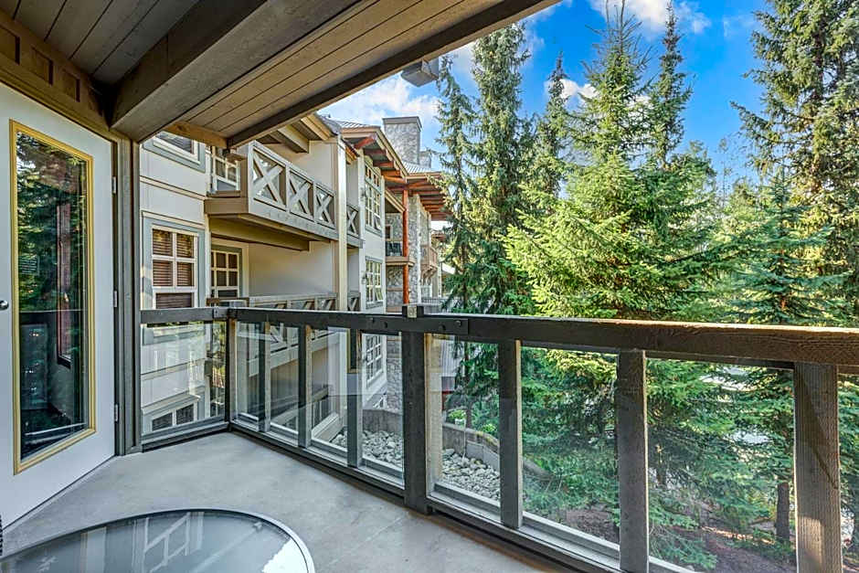 Blackcomb Springs Suites by CLIQUE