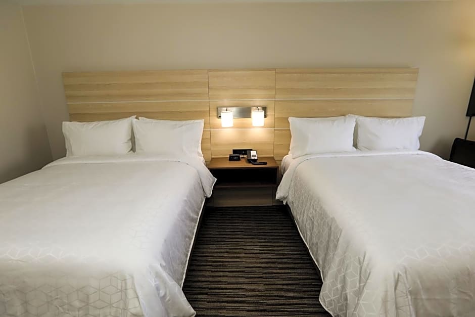 Holiday Inn Express Hillsboro I-35, an IHG Hotel