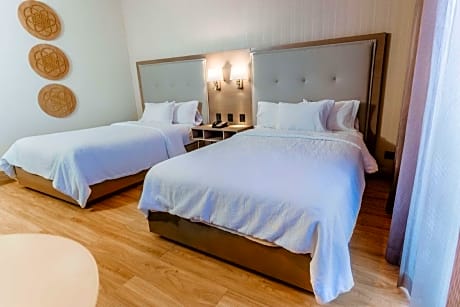 2 Double Beds With Balcony