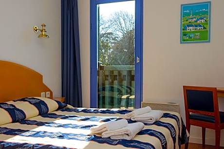 Two-Bedroom Apartment (2 Adults - 2 Children)