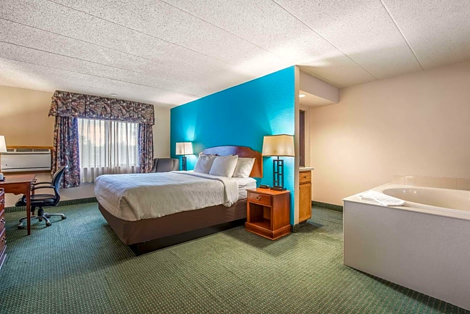 Clarion Hotel and Convention Center Baraboo