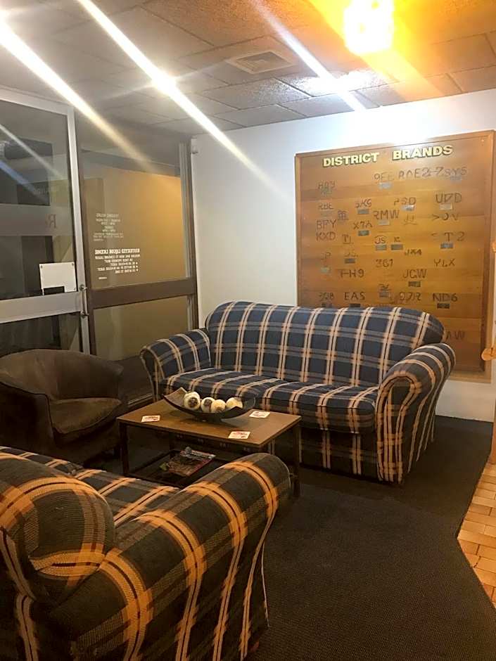 Emerald Central Hotel Official