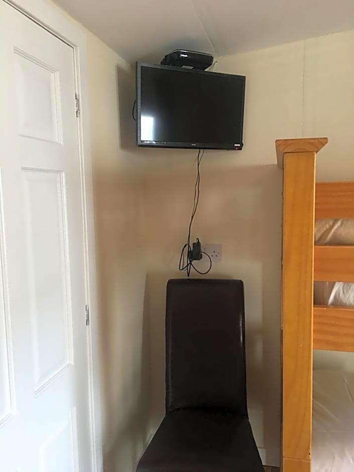 1 Lochness Rooms&Hostel