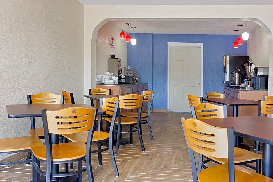 Super 8 by Wyndham Florence