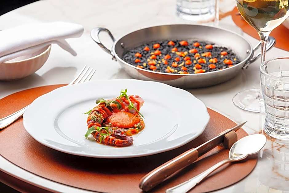 Hôtel et Restaurant La Bastide Bourrelly - Mathias Dandine