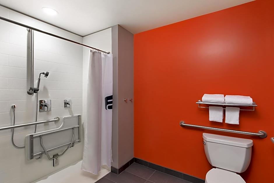 Aloft Seattle Sea-Tac Airport