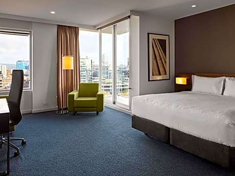 Junior King Suite with Park View and Balcony & Executive Lounge Access