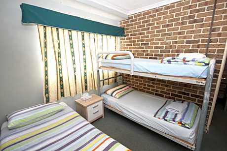 Budget Singles Room with 6 Bunk Beds
