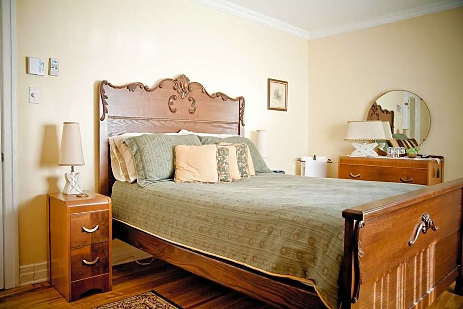 Maison Des Jardins B & B