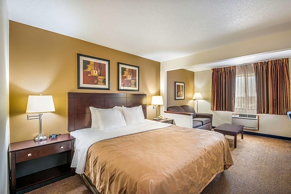 Quality Inn & Suites Eldridge Davenport North