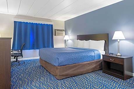 1 King Bed, Nonsmoking