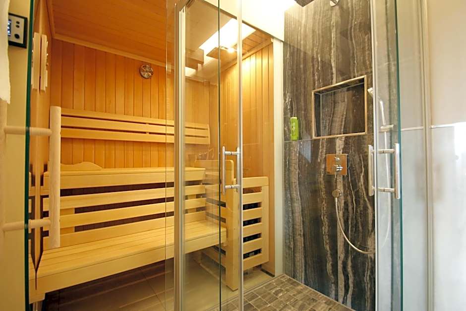 Amelie No 1 Hotel & Appartements