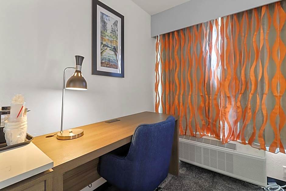 La Quinta Inn & Suites by Wyndham Newnan