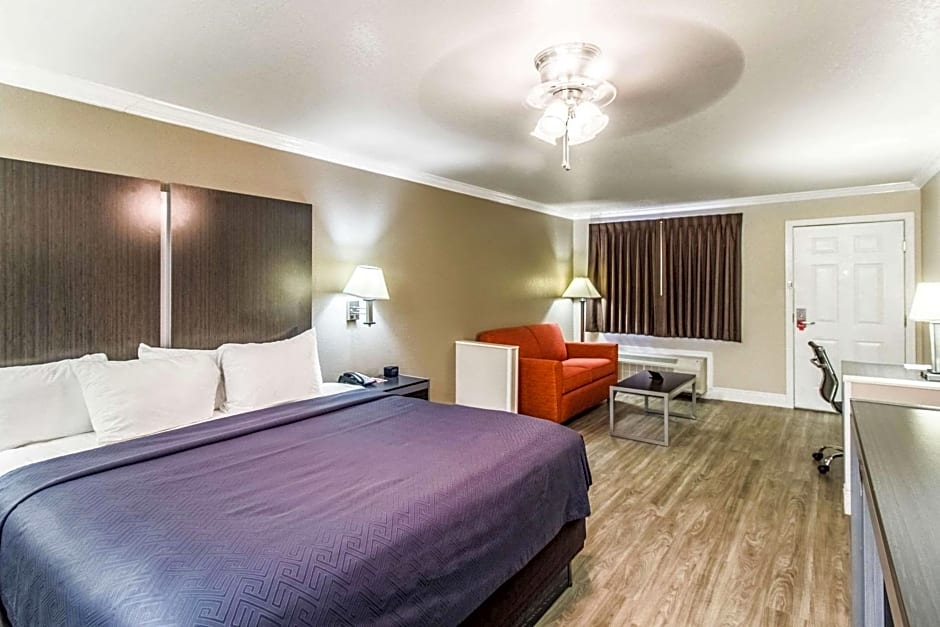 Econo Lodge Inn & Suites Corpus Christi