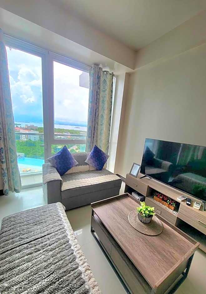 Mactan Newtown 8Newtown Boulevard Beach Condo RM9